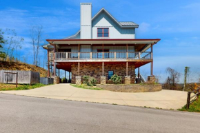 The Hilltop Chalet